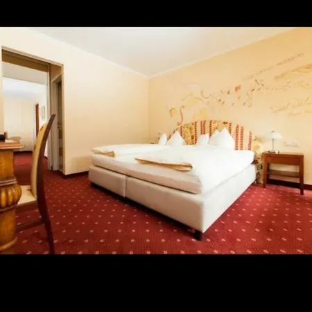 Gaestezimmer Im Parkhotel Wehrle تيبرغ