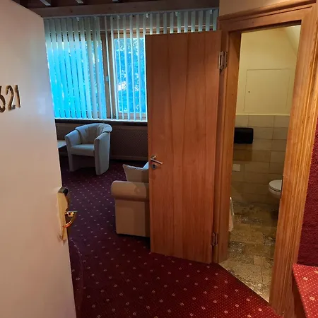 Gaestezimmer Im Parkhotel Wehrle تيبرغ