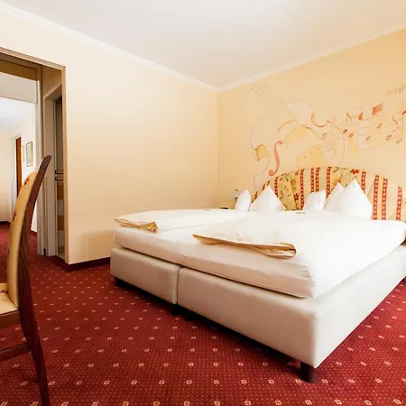 Gaestezimmer Im Parkhotel Wehrle فندق